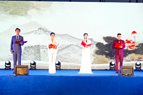 筆墨丹青頌長(zhǎng)城——嘉峪關(guān)藝術(shù)寫(xiě)生創(chuàng)作成果展盛大開(kāi)幕